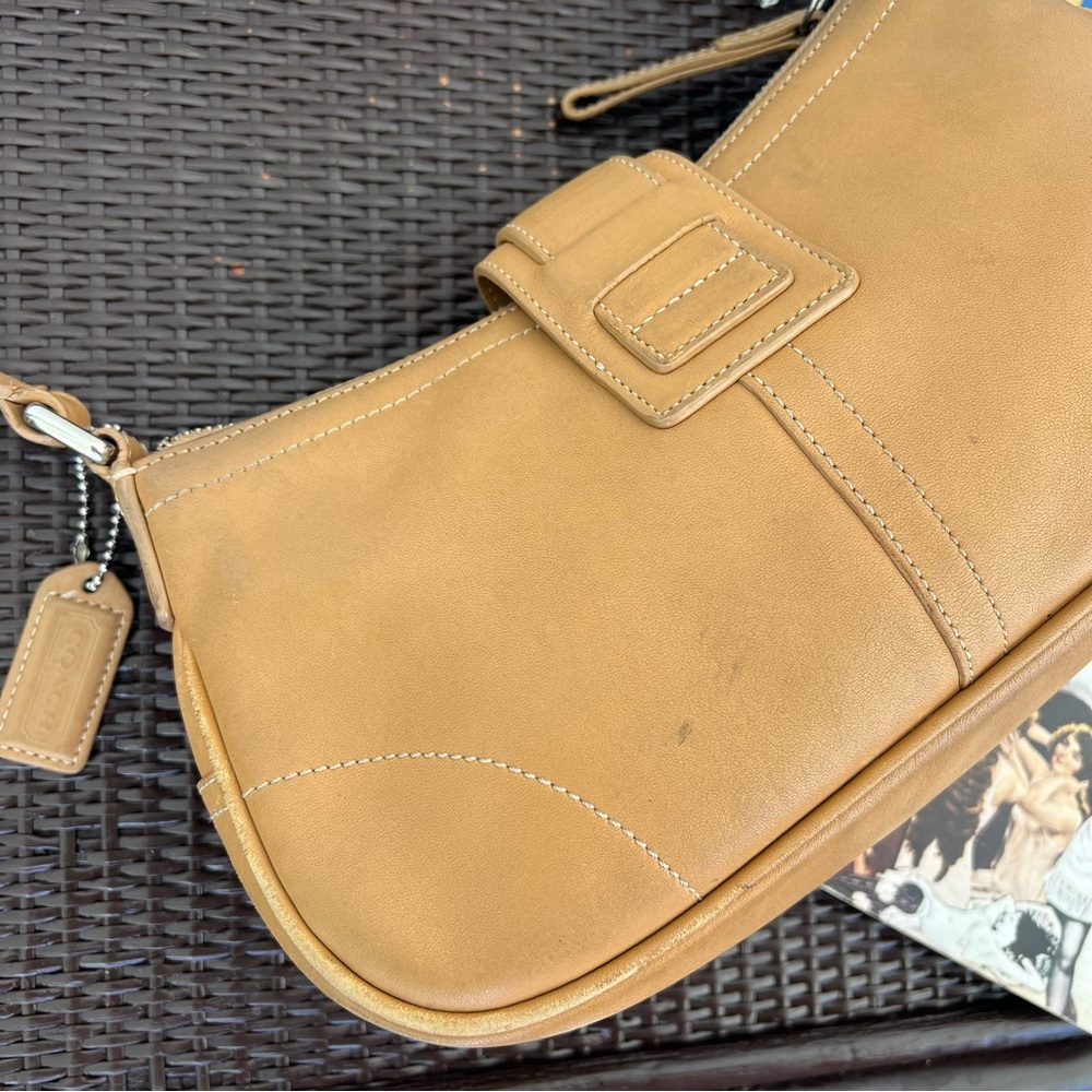 Y2K Coach Hampton Demi Buckle Crossbody Bag ๐ค - Picture 7 of 13